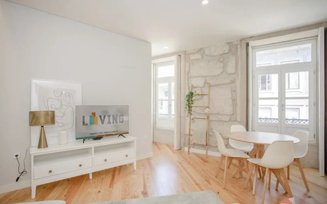 Liiiving - Aliados Stone Apartment