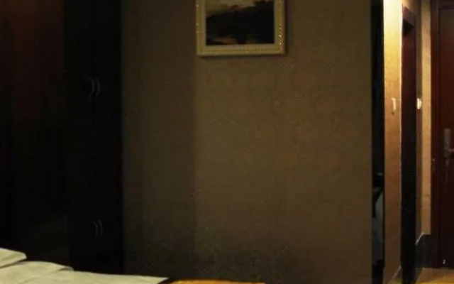 Xinji Holiday Hotel