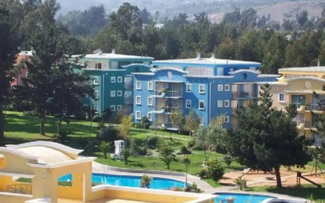 Espacioso departamento con piscina