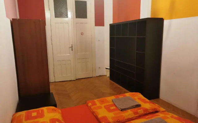 Boomerang Hostel