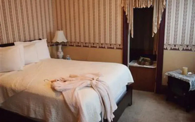The Maid's Quarters Bed Breakfast & Tearoom
