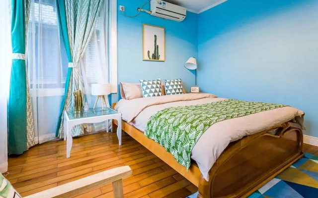 Chongqing Yuzhong·Hongya Cave· Locals Apartment 00134800