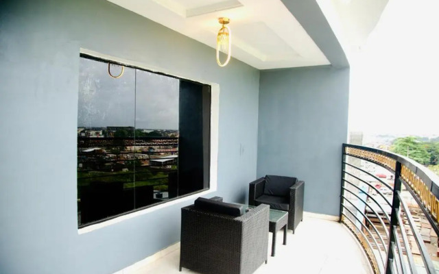 Отель 247 Luxury Hotel & Apartment Ajah
