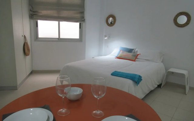 Estudio a 25 metros playa Canteras - WIFI