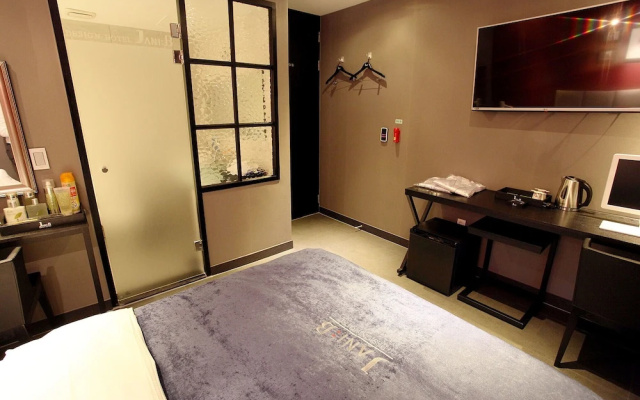Suwon Gwonseon-Dong Jani B Hotel