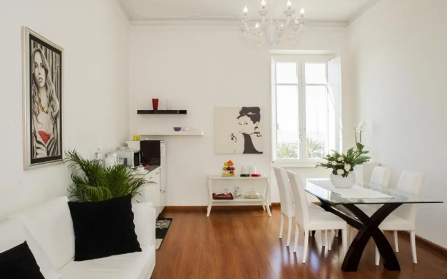 Blanco Rooms