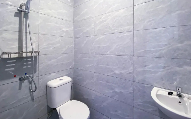 Urbanview Hotel near DC Mall Crown Homestay Batam