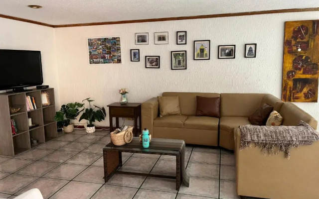 Large full House Close to Angelopolis Area.