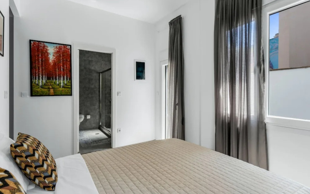 Sanders Center - Cozy Studio Apt With Balcony