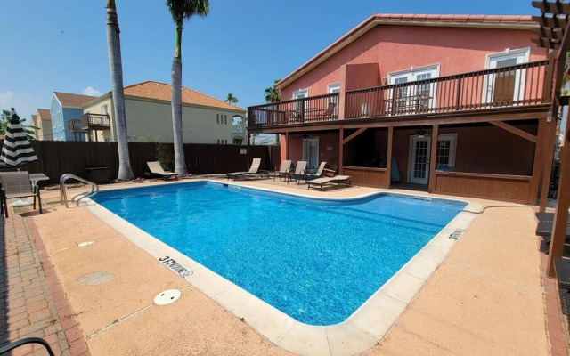 Campeche Triplex Unit B