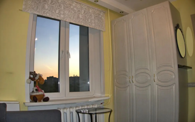 LUXKV Apartment on Sevastopolskiy 7