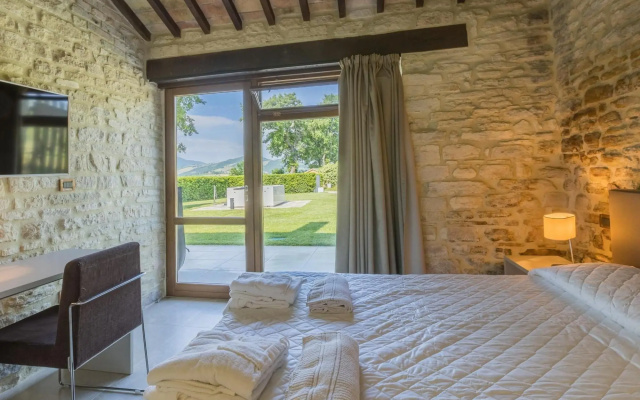 Exclusive Outdoor 2 Bubble Baths, Heated Pool, Gym
