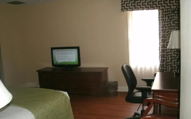Quality Inn Merry Acres