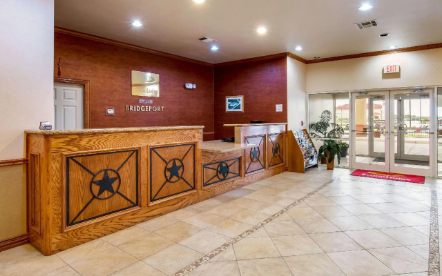 Econo Lodge Inn & Suites Bridgeport