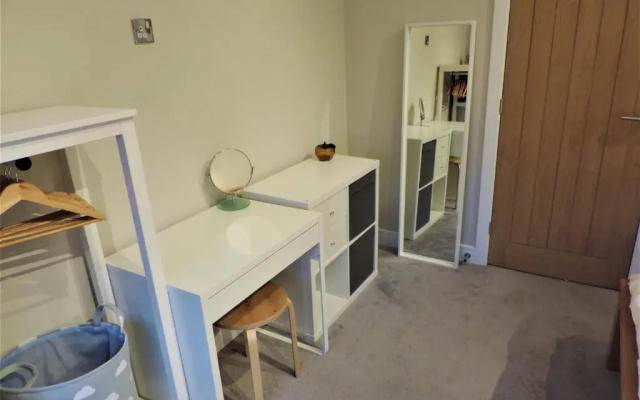 3 Bed Farnborough Air Accommodation