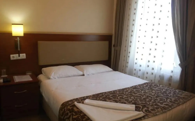 Kyme Hotel