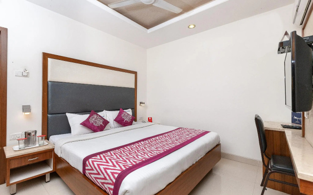 Collection O 683 Hotel Sri Chakra Inn
