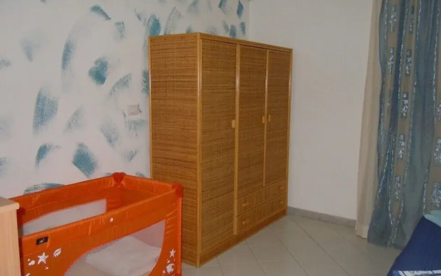Apartment in Villa with Swimming Pool 20 Meters from the Sea