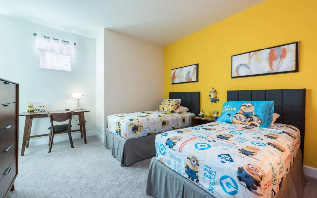 Pleasant home with private pool near Disney