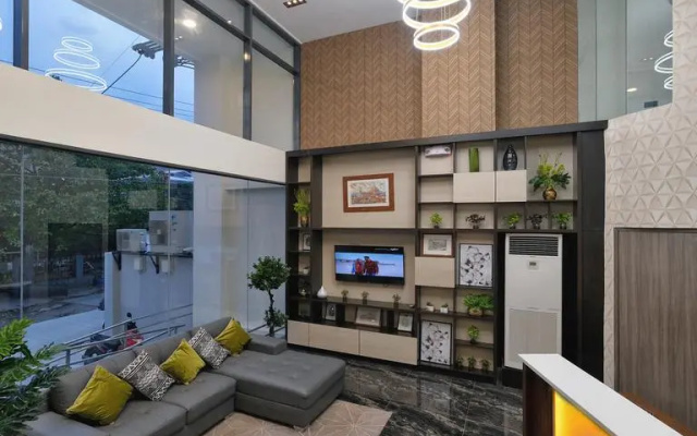 Griffin Hotel and Suites