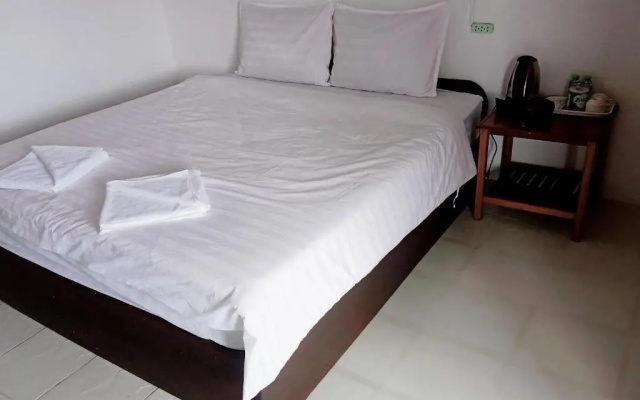 Vang vieng Dior