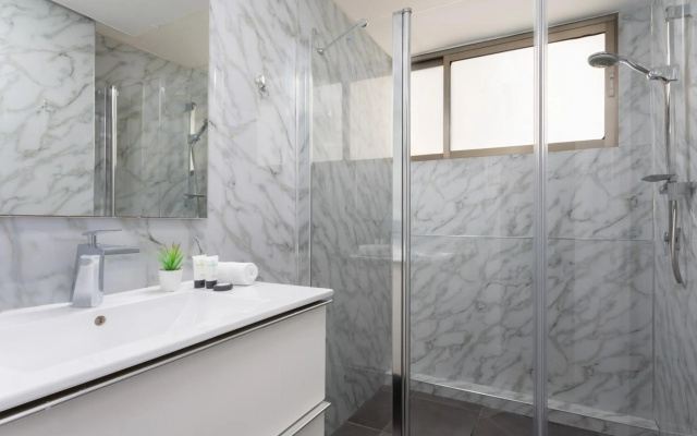 Bold & Beautiful 1BR in Ben Yehuda by HolyGuest