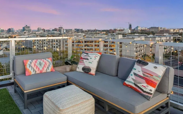 Luxury Retreat Double Rooftop Deck Game Room