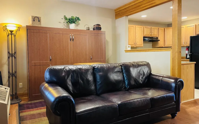 Hallett Peak 101 2 Bedroom Condo by RedAwning