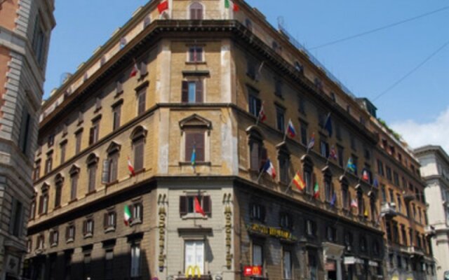Repubblica Hotel Rome вид на фасад