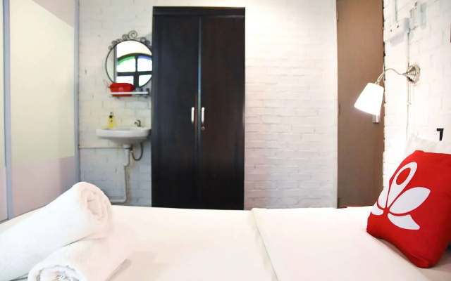 ZEN Rooms Lebuh Campbell