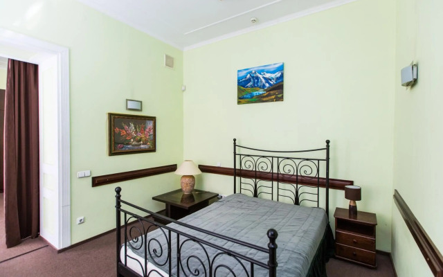 Luxury central two bedroom apartment