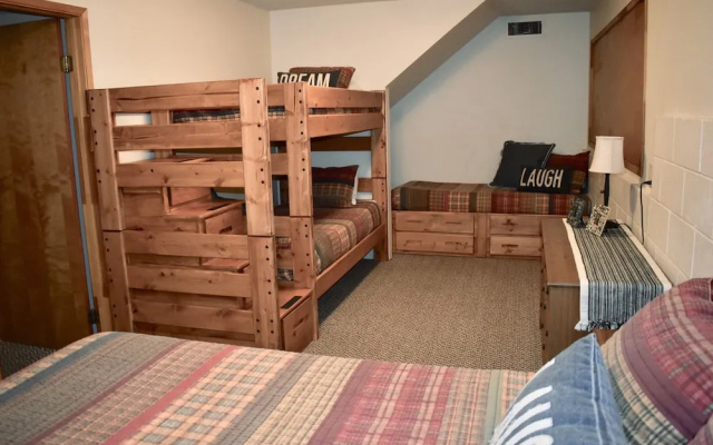 Scenic Wonders Arrow Lodge 4 Bedrooms