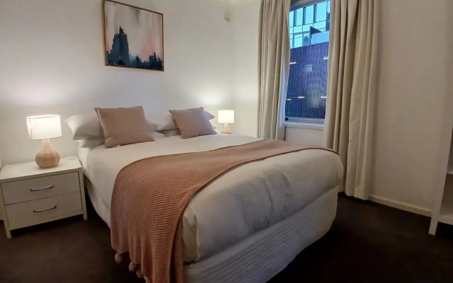 ReadySet Apartments at Southbank Condos