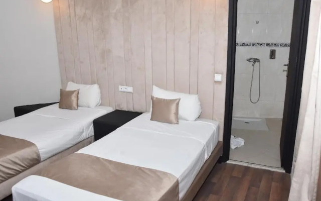 Cadé Hotel