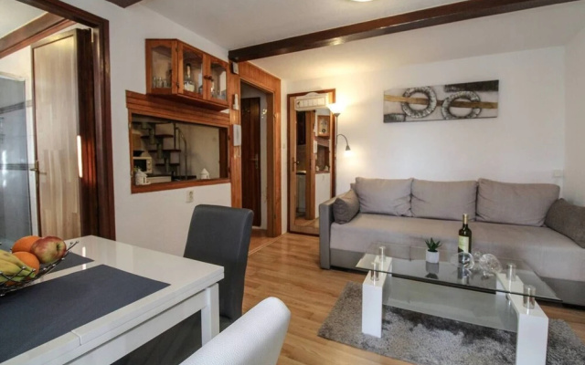 Lovely 2-bed Apartment in Rovinj