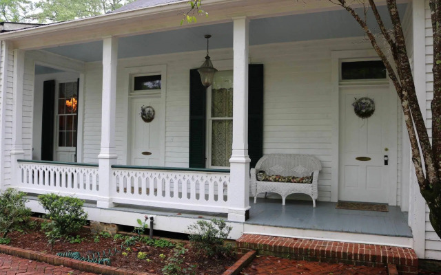 Collina Plantation Inn