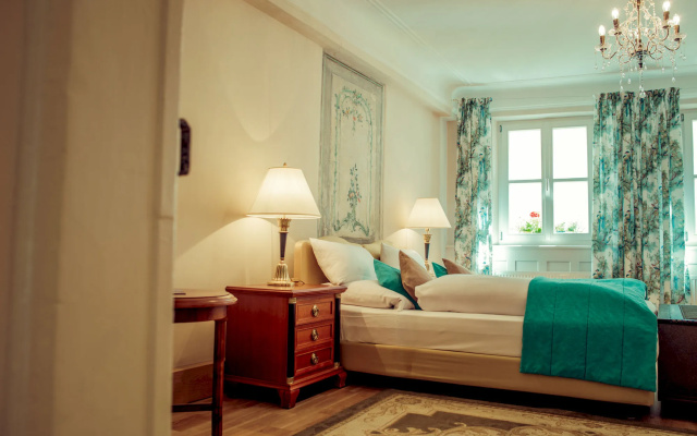 Chin-Chin Hotel ehemals Bohemian Hotel