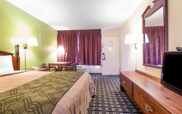 Econo Lodge Cleveland