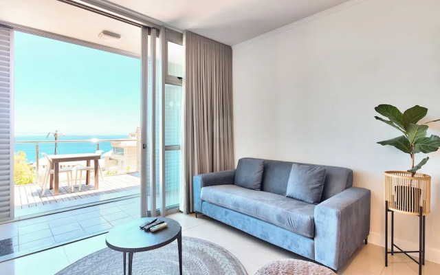 Camps Bay Luxury Studio Apartment - The Crystal