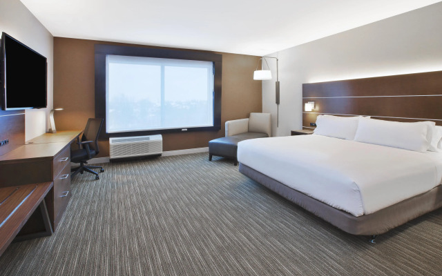 Holiday Inn Express & Suites Okemos - University Area by IHG