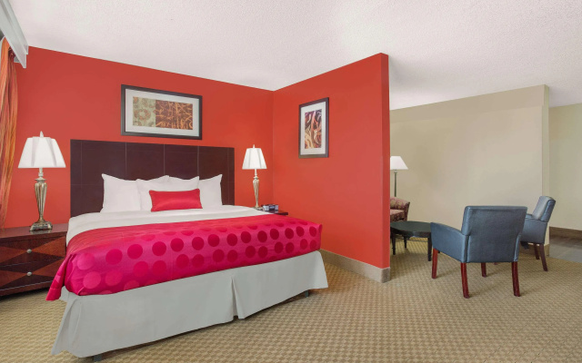 Ramada Plaza by Wyndham Fayetteville Fort Bragg Area