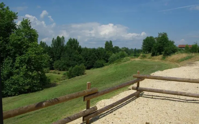 Le Bourdil