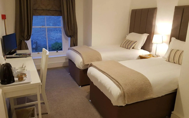 Ty Helyg Guest House