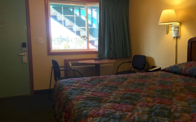 Basecamp Puyallup a Travelodge by Wyndham
