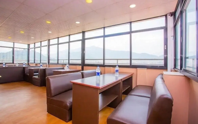 Hotel Om