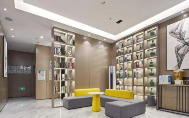Oufeisi Hotel Select (Huzhou Zhili Children's Clothing Wholesale City)