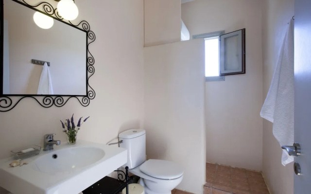 Idyllic Holiday Villa Gardenview Nr Beach by VillaRentalsgr