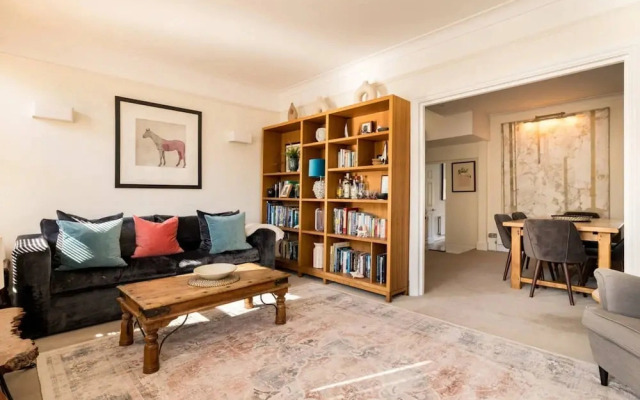 Elephant Oxpecker 2 Bedrooms in Fulham