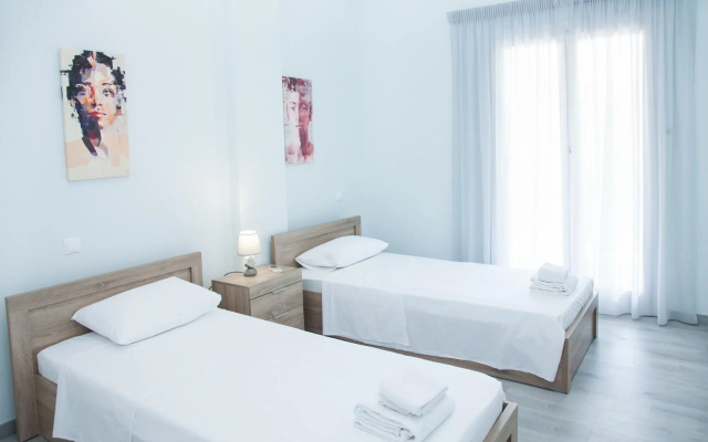 Sunny and Minimal apt in Glyfada With 3 Bdrm
