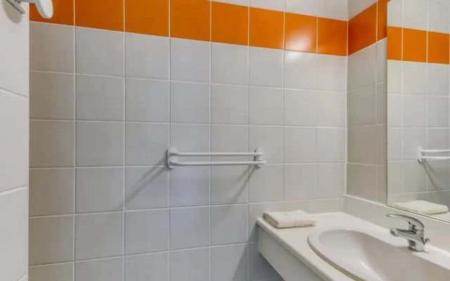 Lake View Miremont Apartment for 5